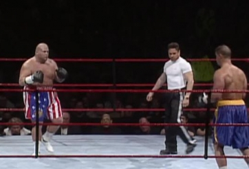 Ảo tưởng sức mạnh, nhà vô địch bị võ sĩ bụng mỡ đánh bất tỉnh sau 30 giây