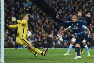 Thủ môn Burnley: 'Real có thể loại Courtois vì tôi'