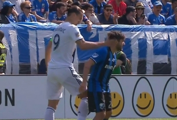 VIDEO: Màn ăn vạ trơ trẽn nhất sự nghiệp của Ibrahimovic