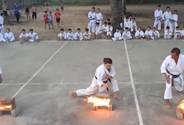 VIDEO: Võ sĩ tay không chặt vỡ ngói bốc lửa ngùn ngụt