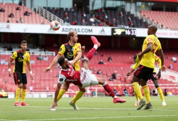 Watford xuống hạng sau khi rượt đuổi tỷ số với Arsenal