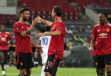 Fernandes tỏa sáng đưa MU vào bán kết sau 120 phút