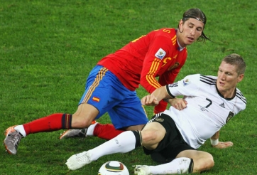 VIDEO: Cả đội Tây Ban Nha trêu ngươi kẻ thua cuộc Đức