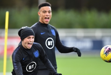 Foden trải lòng sau bê bối cùng sao trẻ MU