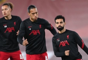 Một mình sao Liverpool giải cứu người khỏi đám du côn