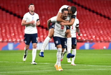 Anh đè bẹp đội bóng của huyền thoại MU