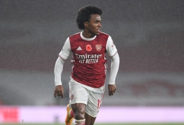 Fan Chelsea vui sướng sau trận thua của Arsenal