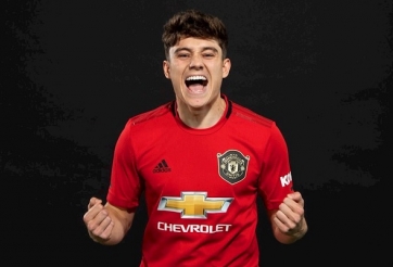 Học trò của Giggs tự hào khi dự bị ở MU