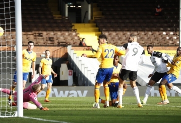 Fulham và Everton rượt đuổi tỷ số trong trận cầu 5 bàn thắng