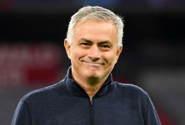 Mourinho đáp trả đanh thép chỉ trích về lối đá của Tottenham