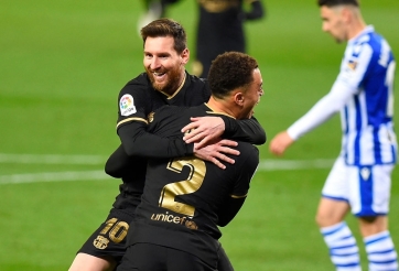 Barca 'đánh tennis' với đối thủ trên sân khách