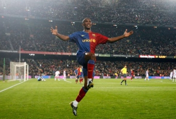 Cựu tiền đạo Barcelona tuyên bố giải nghệ