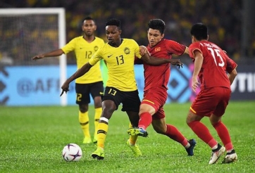 VIDEO: Đoàn Văn Hậu 'làm khổ' Sumareh và ĐT Malaysia