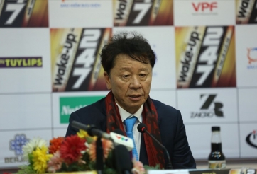 Giành ngôi á quân, TP. HCM gia hạn với HLV Chung Hae Seong