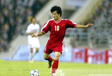 Văn Quyến bất ngờ bị báo châu Á gọi tên