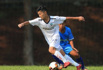 VIDEO: Em họ Công Phượng và U19 HAGL thuần thục lối đá tiki-taka