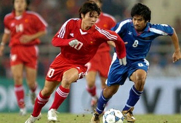 VIDEO: Hàn Quốc hay Thái Lan đều gục ngã trước tài năng của Văn Quyến