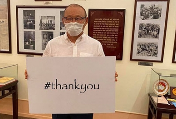 Thầy trò HLV Park Hang Seo có hành động ý nghĩa mùa COVID-19