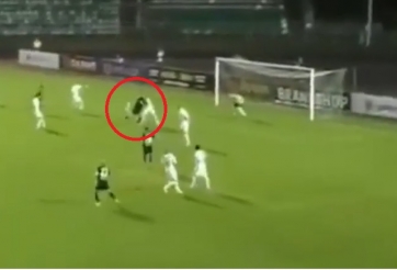 VIDEO: Ngả mũ với siêu phẩm bằng gót chấn khiến Ibrahimovic chào thua