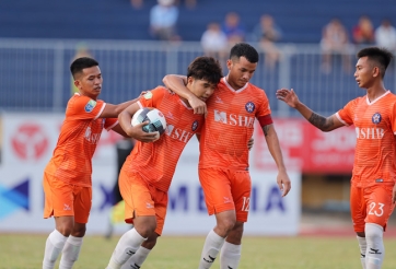 Đức Chinh vẫn bị chê dù đã nổ súng trở lại