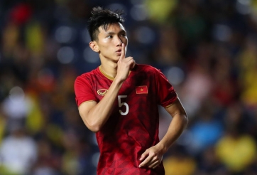 Văn Hậu chính thức đi vào lịch sử bóng đá Việt Nam