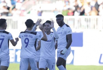 VIDEO: Chevaughn Walsh xử lý đẳng cấp mở tỷ số cho HAGL