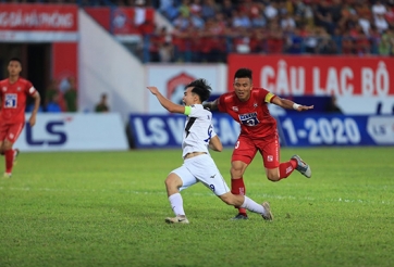 HAGL 'mất oan' 1 quả penalty do sai lầm của trọng tài?