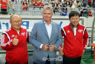 Park Ji Sung chọn HLV Park dẫn dắt đội hình trong mơ