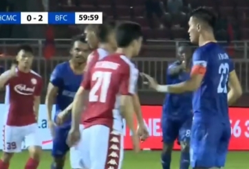 VIDEO: Công Phượng nổi nóng, xô xát với Tiến Linh