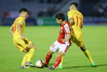 VIDEO: Công Phượng bị HL Hà Tĩnh khắc chế như thế nào?