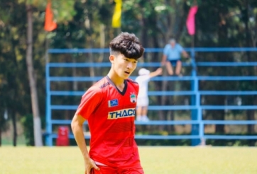 VIDEO: Tài năng thiên bẩm của Văn Toàn 2.0 ở HAGL