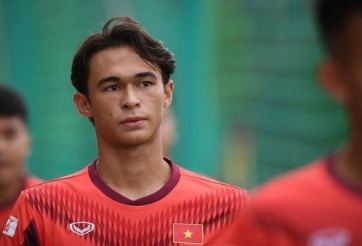 VIDEO: Tiền vệ Việt kiều nói gì trong ngày hội quân U22 Việt Nam?