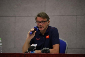 HLV Troussier gửi đề nghị đặc biệt tới HAGL