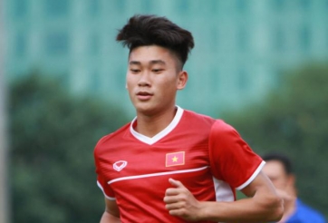 VIDEO: Nhâm Mạnh Dũng hóa lá chắn thép ở U22 Việt Nam