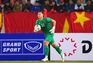 Đặng Văn Lâm nhận 'món quà' bất ngờ từ HLV Park