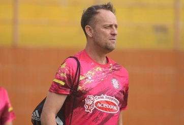 HLV Polking: 'Tôi không muốn nói về trọng tài'