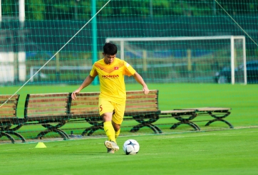 Sao U22 Việt Nam bị bệnh tim, 'trễ hẹn' V.League 