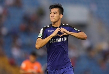 VIDEO: 'Tiền đạo ĐTVN' ghi bàn khiến sân Hàng Đẫy câm nín