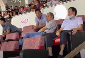 Bầu Đức bất giờ dự khán xem Lee Nguyễn thi đấu