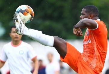 Chưa đá, Kiatisak và HAGL đã 'run rẫy' trước Rimario của Bình Định