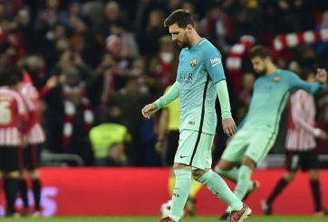 Đá hơn 2 người, Barca vẫn phải nhận trận thua sốc