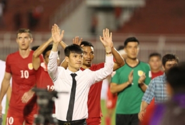 Thua trận phút cuối, Công Vinh vẫn thưởng đậm cho cầu thủ