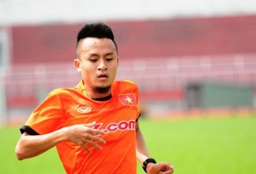 Huy Toàn tập luyện trở lại sau chấn thương gãy tay