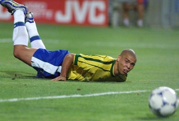 Tin bóng đá HOT sáng 11/2: Cafu tiết lộ lý do Ronaldo mờ nhạt tại WC 98