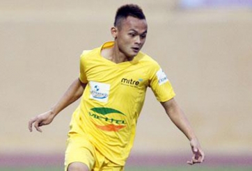 Công Vinh gay gắt với tình huống ‘đá láo’ của Quốc Phương