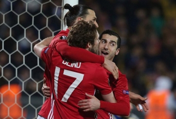 'MU làm điều không tưởng', Mkhitaryan lập kỷ lục