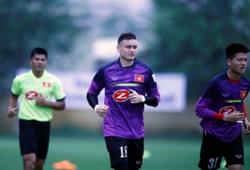 Khó đỡ với lý do chấn thương của thủ thành Văn Lâm