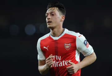 Ozil chính thức lên tiếng về tương lai