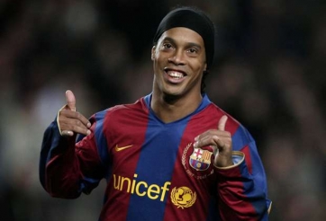 TIẾT LỘ: Ronaldinho suýt gia nhập Man Utd