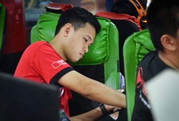 Chim Sẻ Đi Nắng: ‘Solo Ramdom rất may rủi’ - AOE Việt Trung 